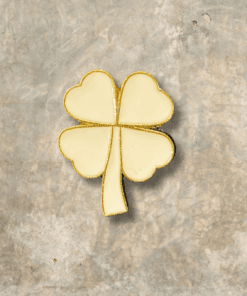 Pin Trevo de quatro folhas branco