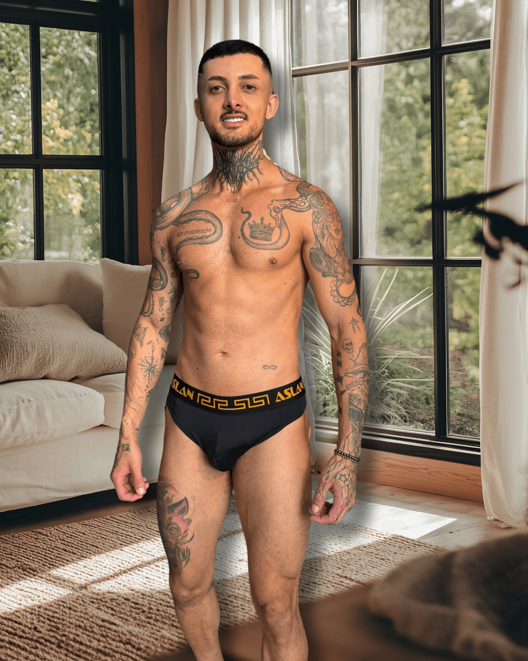 Thong Preta KC line Ouro