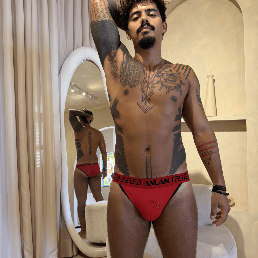 Tanga Vermelha line Preta