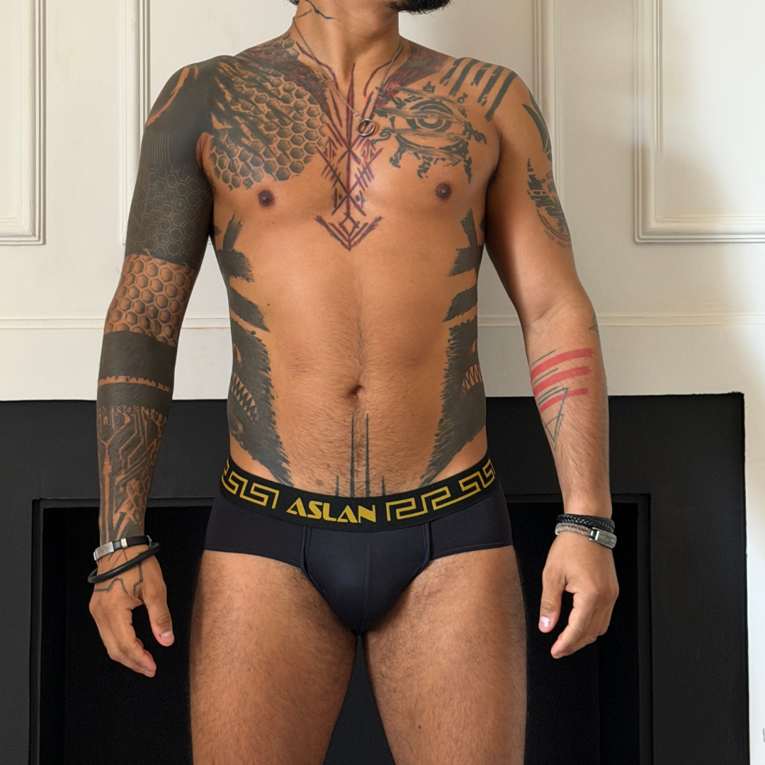 Cueca Preta Dryfit line Ouro