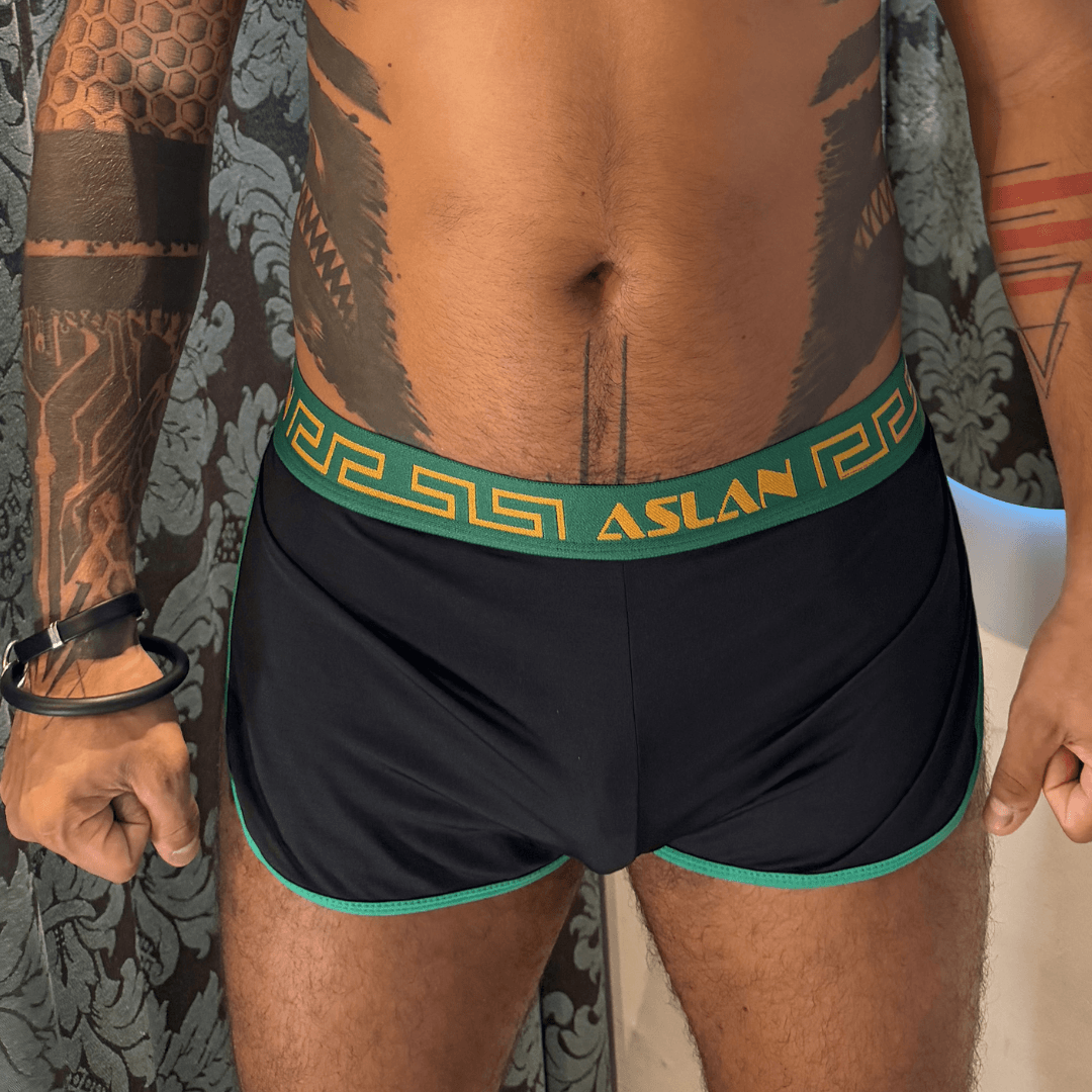 Short de Academia Masculino Aslan com Abertura Lateral – Preto line verde