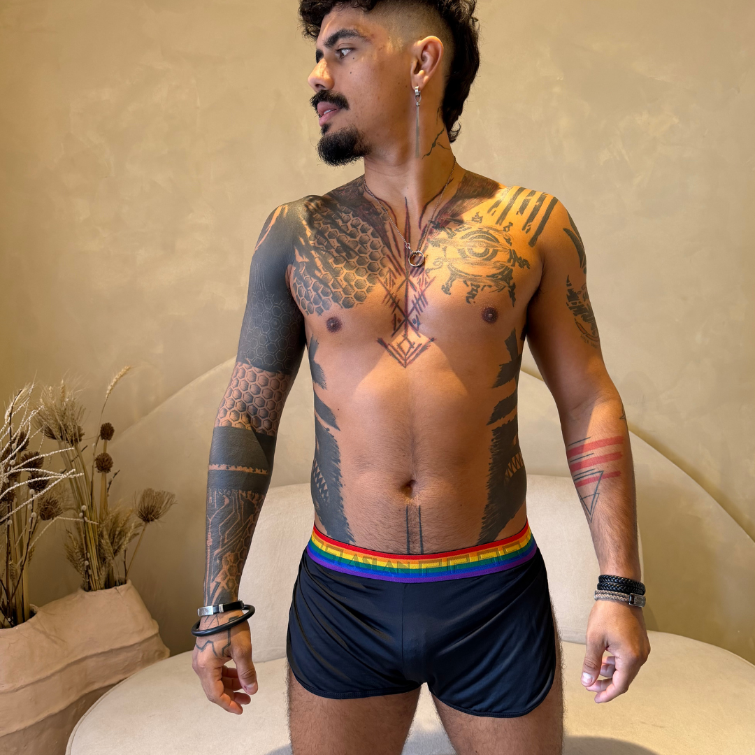 Short de Academia Masculino Aslan com Abertura Lateral – Preto e Pride
